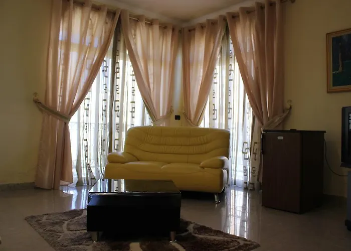 Hotel Ani