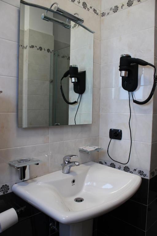 Hotel Ani 2*